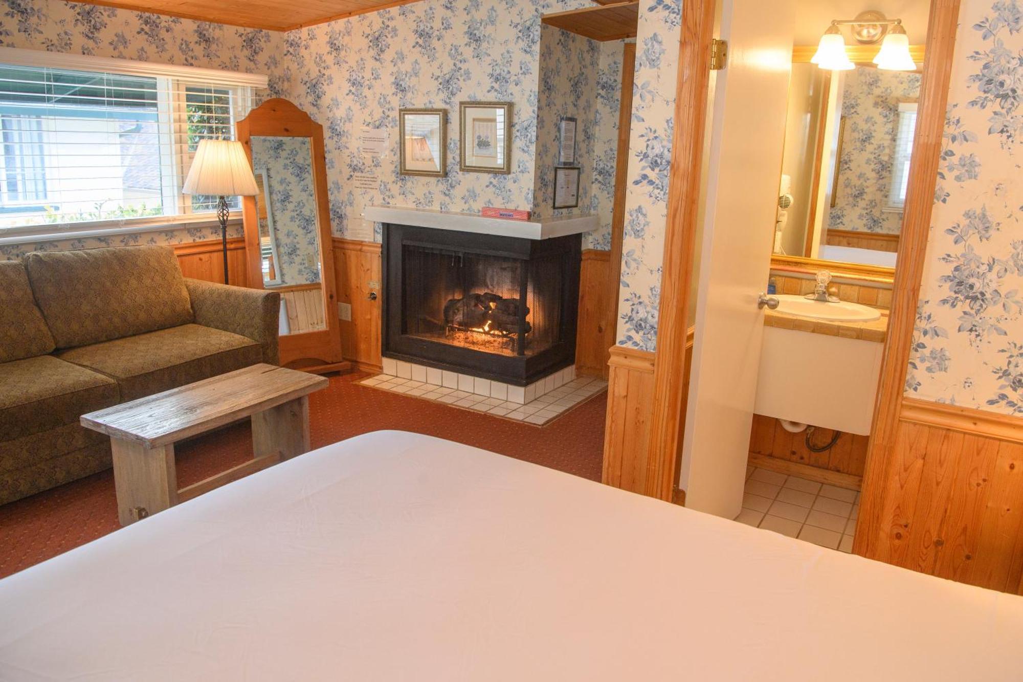 Carmel Fireplace Inn Dış mekan fotoğraf