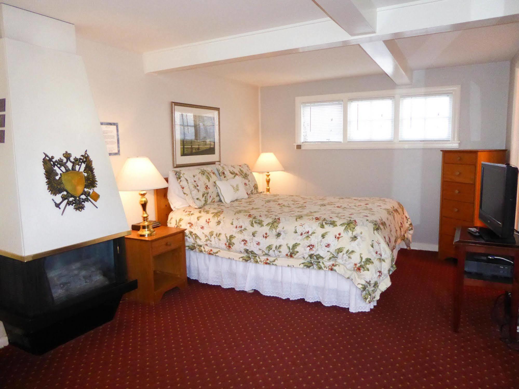 Carmel Fireplace Inn Dış mekan fotoğraf